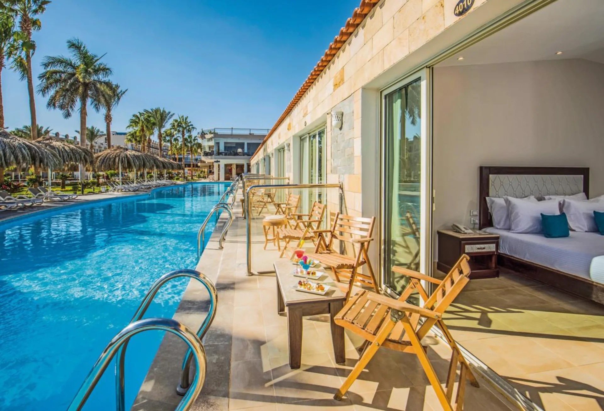 SUNRISE Select Aqua Joy Resort Hurghada swim-up